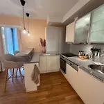 Modern And Chic - * Bergen